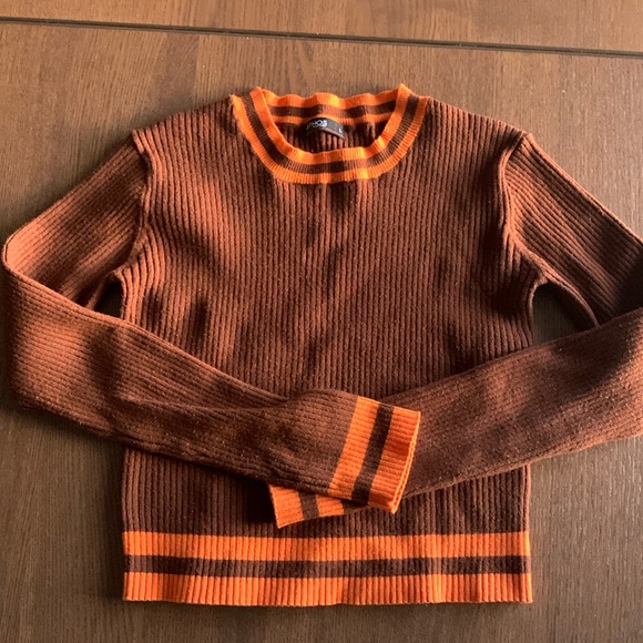 2/$30❤️ ETHOS - Cropped Rib Knit Long Sleeved Top - Picture 1 of 4